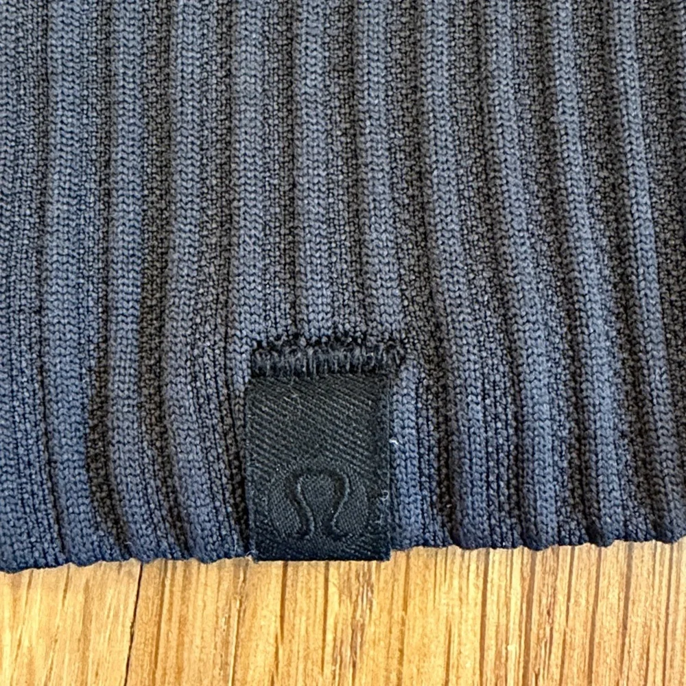 Womens Lululemon Rest Less Pullover size 6